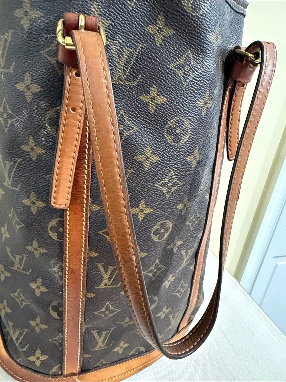 Authentic Louis Vuitton monogram vintage Louis Vuitton bucket shoulder bag
